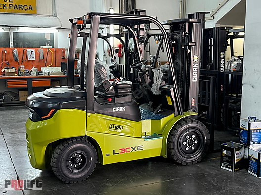 Clark 3 ton Lityum Akülü Forklift